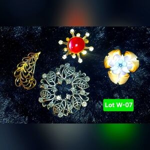 4 Peice Vintage Gold and Silver Toned And Misc.Brooches Have Missing Rhineston